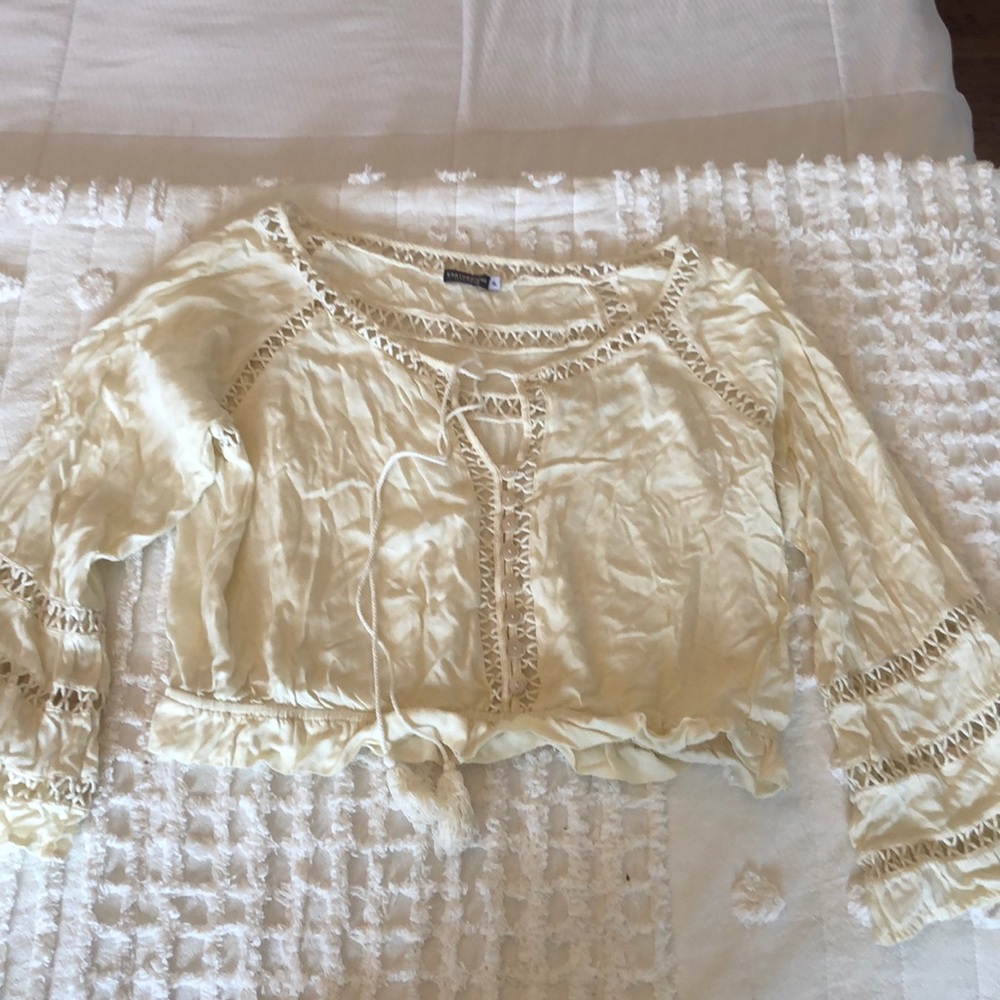 Earthbound. Cream. Size XL.